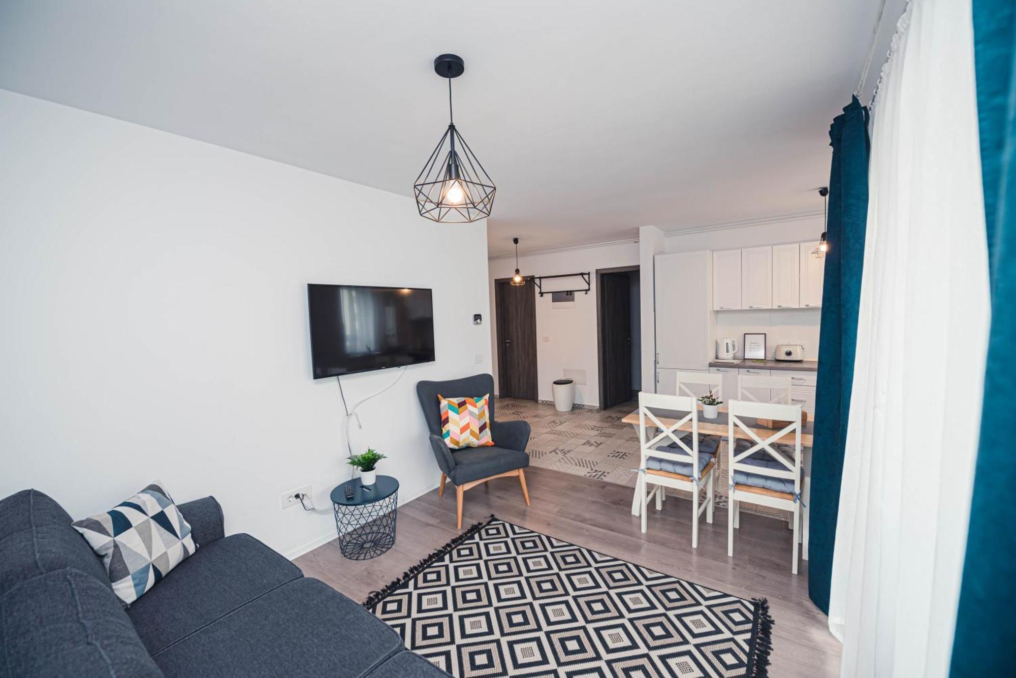 White Mood Apartment 2 Braşov Extérieur photo